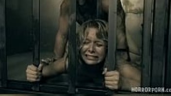 หนังโป๊Xฝรั่ง จับขังคุกนรกเย็ดหีนักโทษสาว โดนจับปี้หีร้องขอชีวิต กระแทกหีไม่ยั้งYouporn ดูหน้าเธอทรมานขนาดไหน