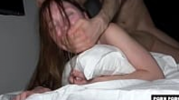 Porn Force หนังเอ็กแนวบังคับเย็ด พี่ชายบ้าเซ็กส์จับน้องสาวปิดปากเย็ดแบบฮาร์ดคอร์ เอากระดอเสียบรูหีแล้วเย็ดไม่ยั้งจนน้องสาวร้องเจ็บหี